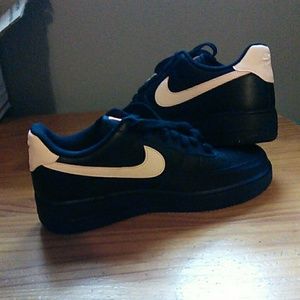 Nike Air Force 1 Crimson